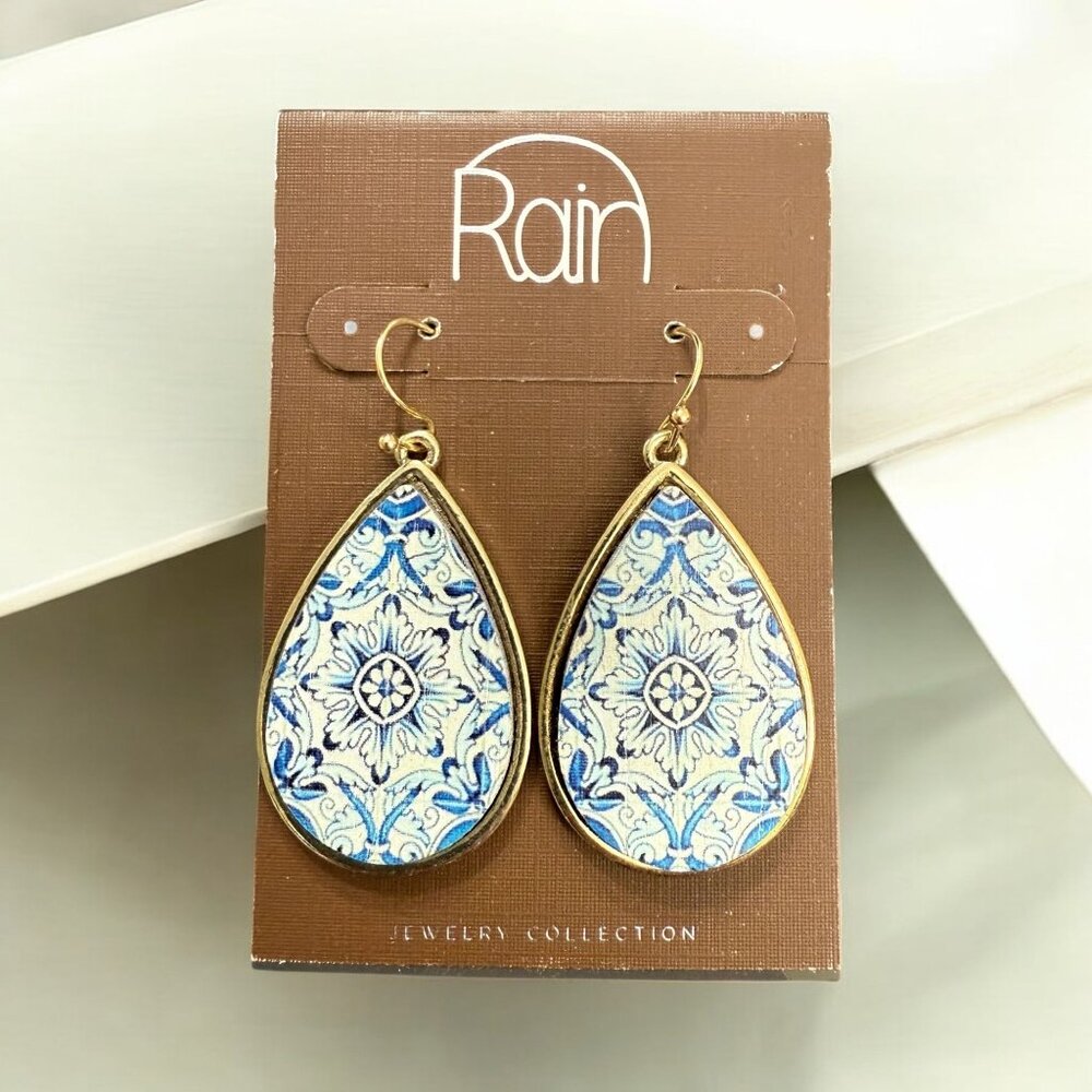 NOC Teardrop Wood Earrings Blue White Tile Pattern Gold-Tone Accents Lightweight